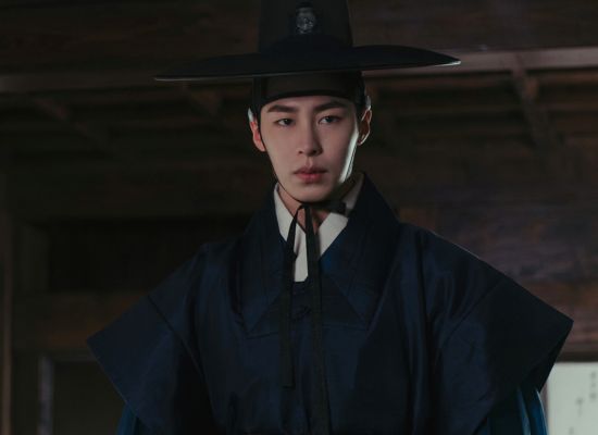 A Safe Peek at Dear Hongrang 2025